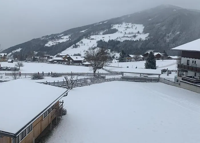 Проживання в сім'ї Fruehstueckspension Erika *